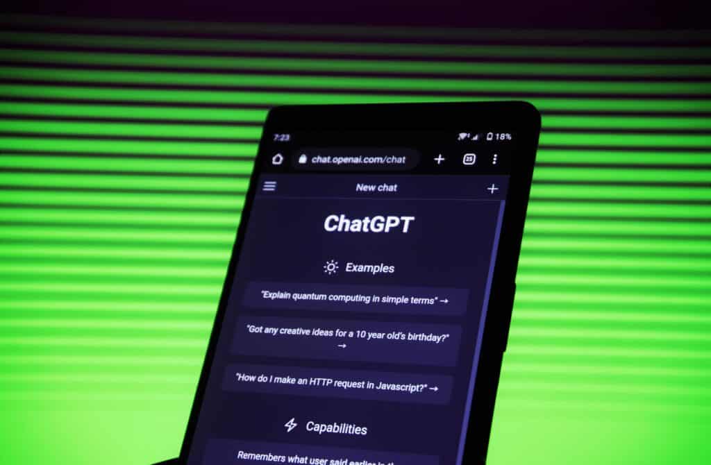 ChatGPT スマホで見る